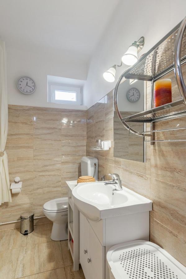 Brasov Centrul Vechi - 67Sqm - 2Min To Counsel Square Appartement Buitenkant foto