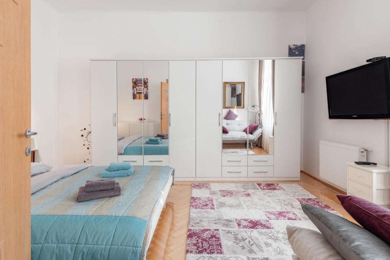 Brasov Centrul Vechi - 67Sqm - 2Min To Counsel Square Appartement Buitenkant foto