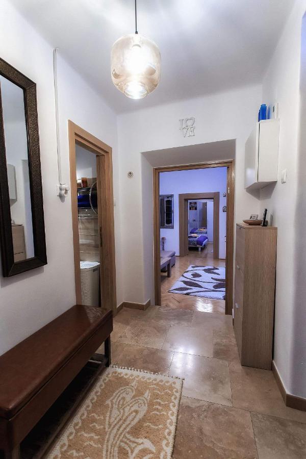 Brasov Centrul Vechi - 67Sqm - 2Min To Counsel Square Appartement Buitenkant foto