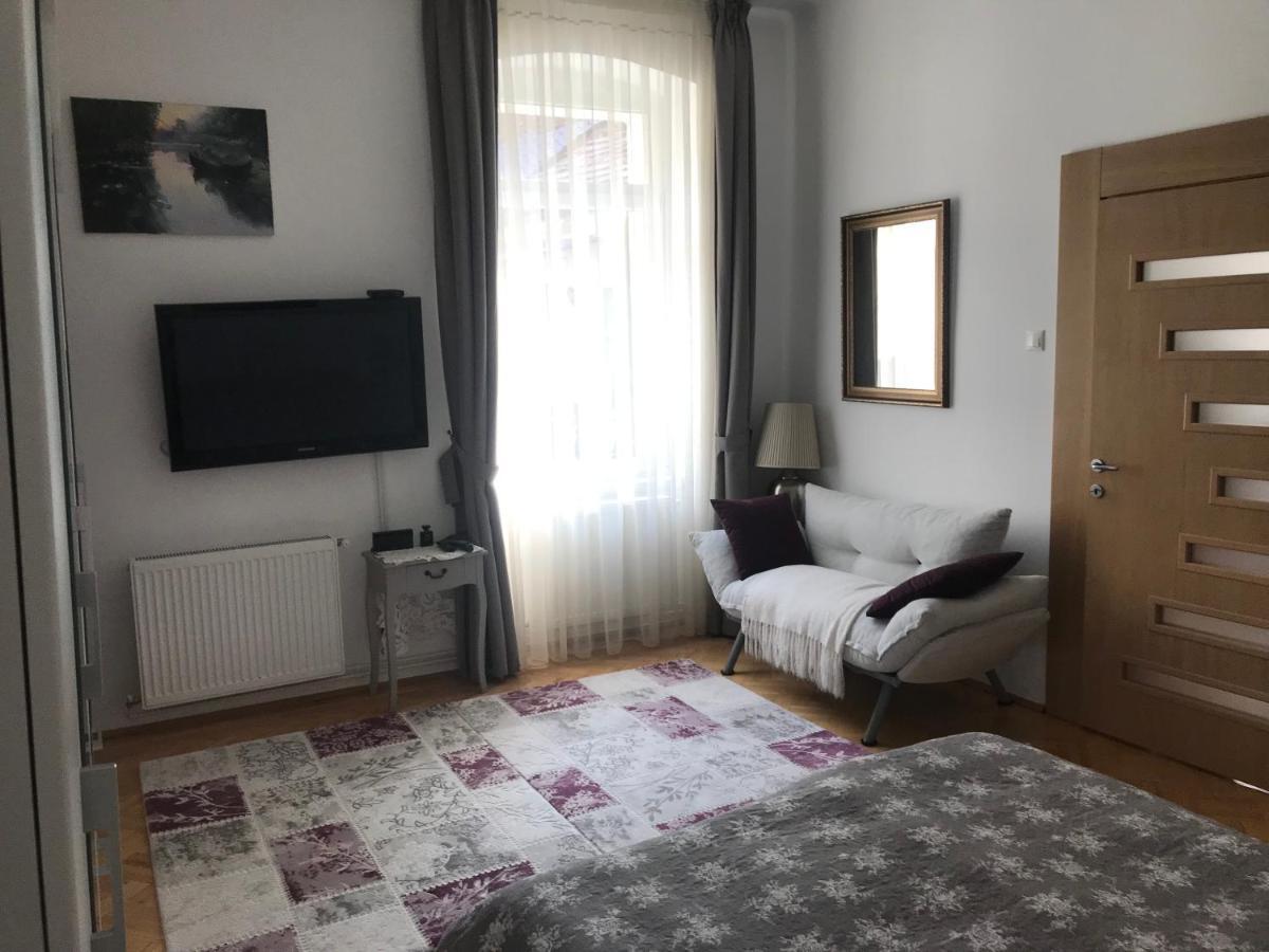 Brasov Centrul Vechi - 67Sqm - 2Min To Counsel Square Appartement Buitenkant foto
